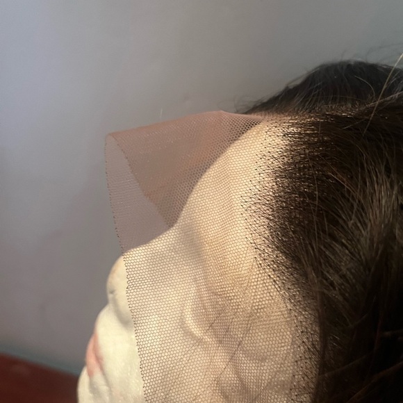 Motown Tress Woman’s Synthetic Swiss Lace Front Wig Blonde Ombré Layered Bob - Picture 7 of 10